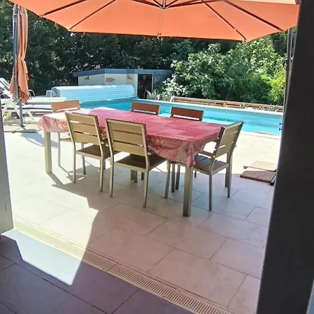 فندق مبيت وإفطار Escapade Chez Anaise Et Yannick 2 *