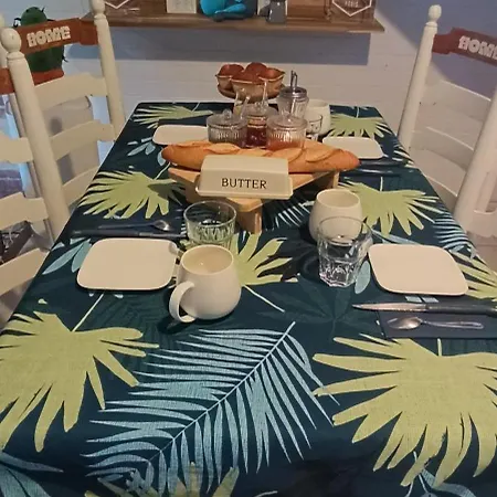 Escapade Chez Anaise Et Yannick 2 ميرانده