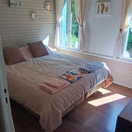 Escapade Chez Anaise Et Yannick 2 * ميرانده